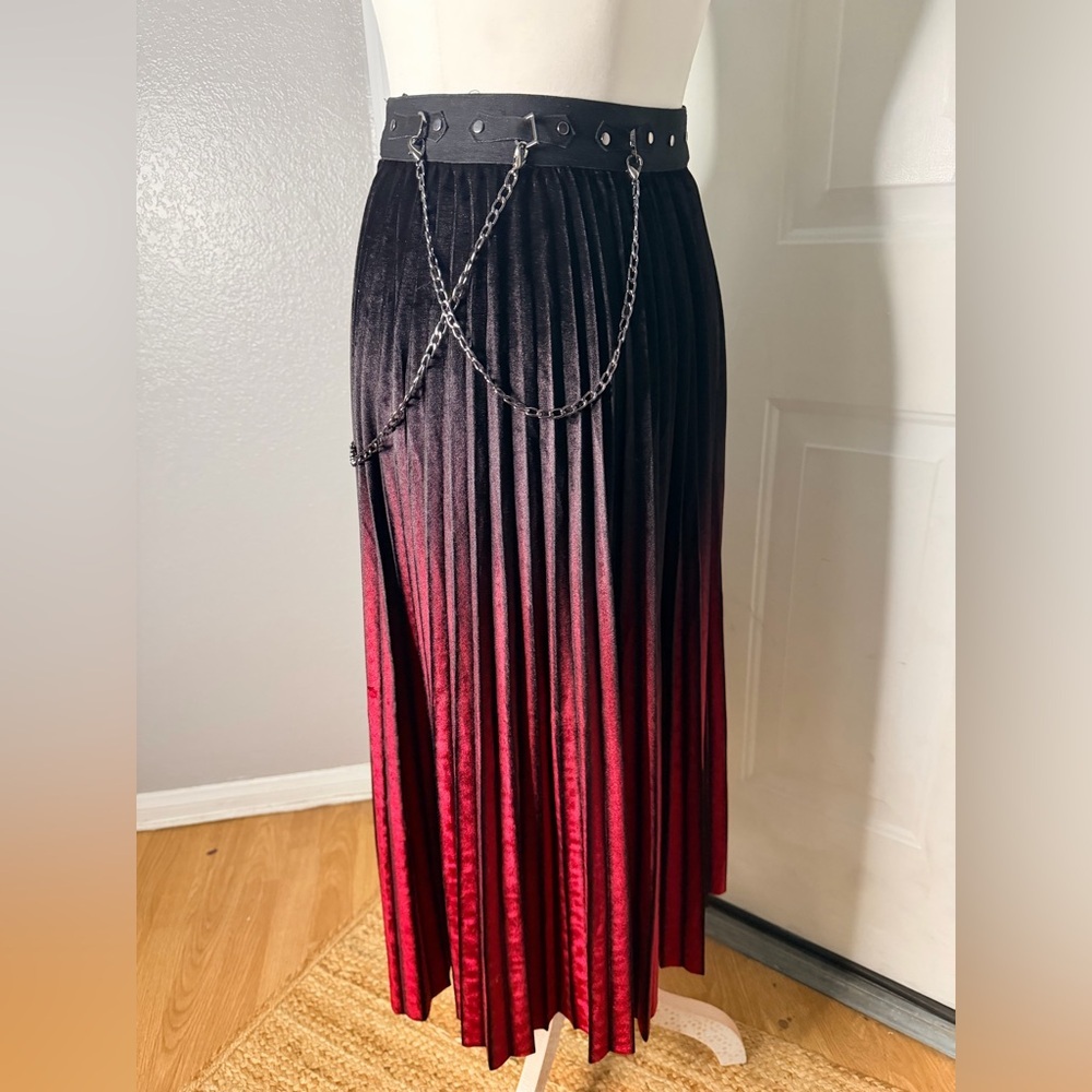 Punk Rave | xs-s NWoT | Black/ Red Gradient Velvet Pleated Maxi Skirt + Chains